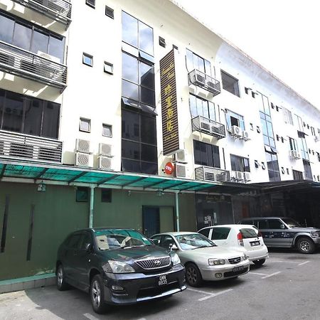 Oyo 90136 Jumbo Inn Kuching Exterior photo