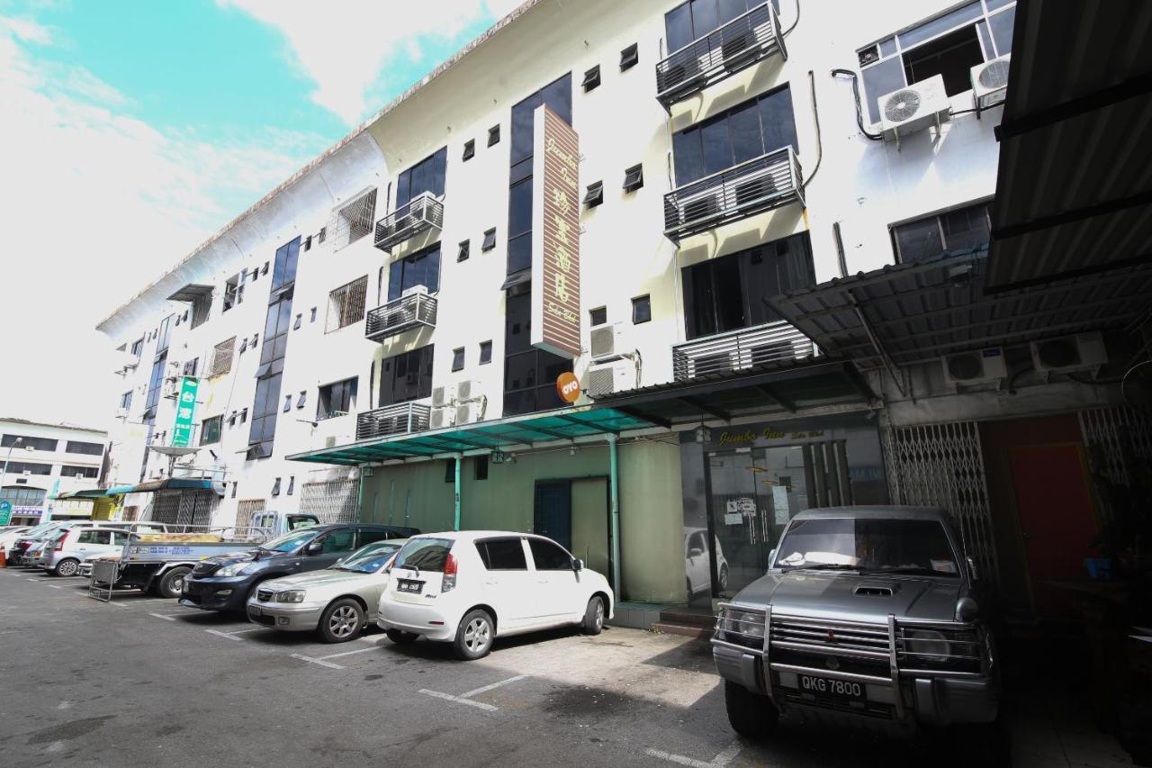 Oyo 90136 Jumbo Inn Kuching Exterior photo
