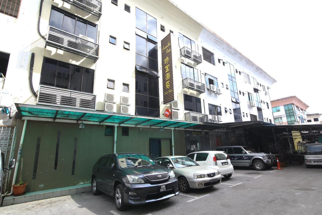 Oyo 90136 Jumbo Inn Kuching Exterior photo